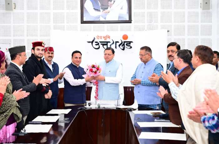 राज्य सरकार क्षेत्रीय संस्कृति को बढ़ावा देने के लिए आंचलिक फिल्मों के निर्माण और प्रचार प्रसार में पूरा सहयोग दे रही है: मुख्यमंत्री धामी
