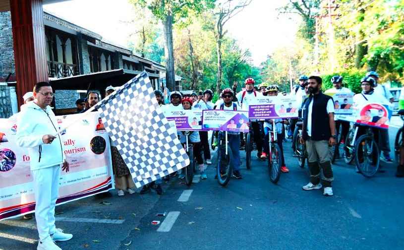 CM धामी ने राज्य सरकार (सेवा, सुशासन और विकास) के 03 वर्ष पूर्ण होने के अवसर पर आयोजित साइकिल रैली का फ्लैग ऑफ किया