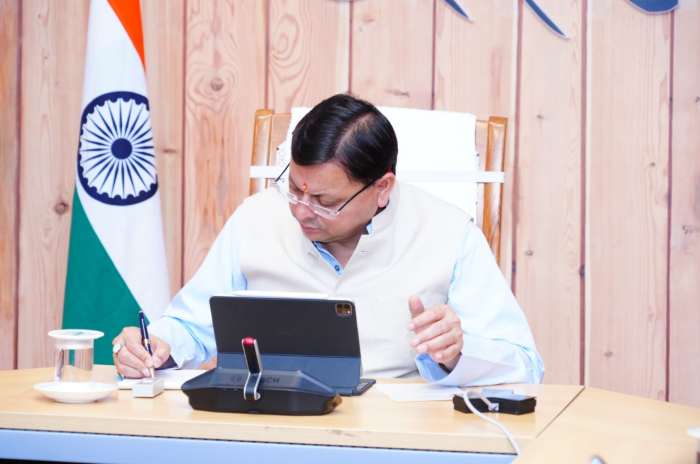 राज्य के धार्मिक और पर्यटक स्थलों पर सुरक्षा व्यवस्था चाक चौबंद रखी जाए: CM धामी