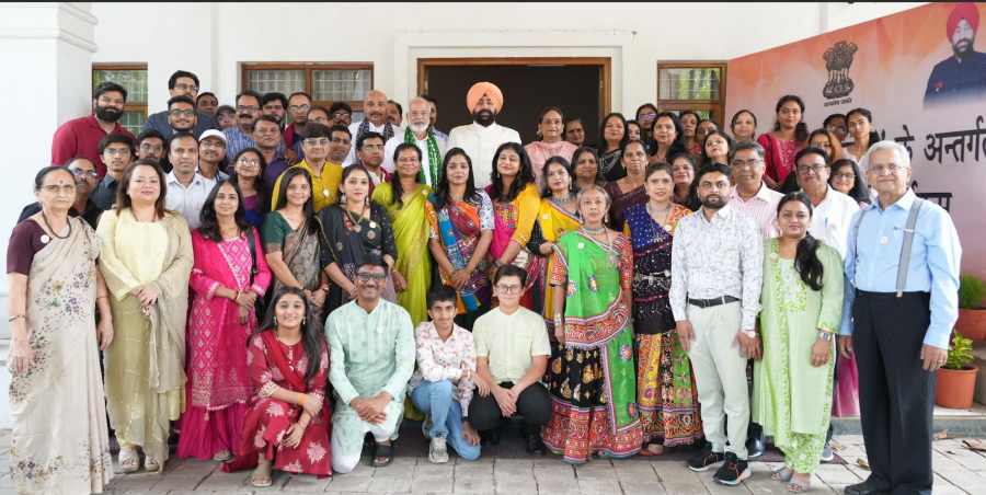 ‘‘एक भारत-श्रेष्ठ भारत’’ के तहत राज्यपाल ने सभी उत्तराखण्ड वासियों की ओर से गुजरात और महाराष्ट्र वासियों को राज्य स्थापना दिवस की शुभकामनाएं दी