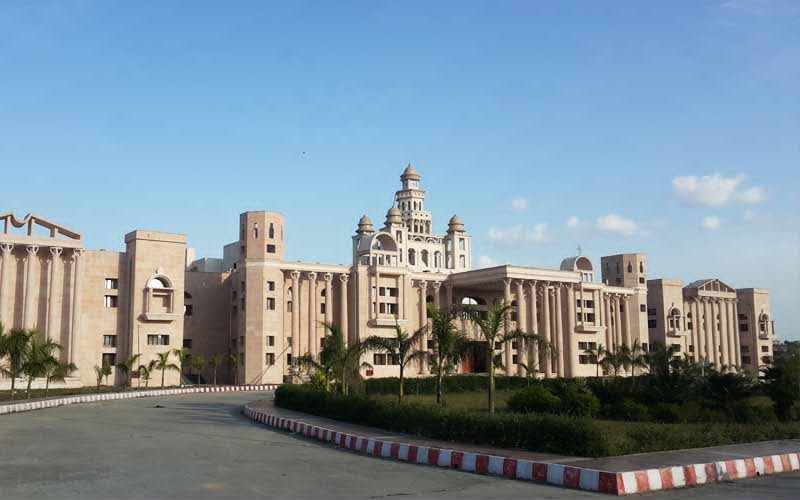 तकनीकी विश्वविद्यालय में निदेशक भर्ती की बदली व्यवस्था पर सवाल