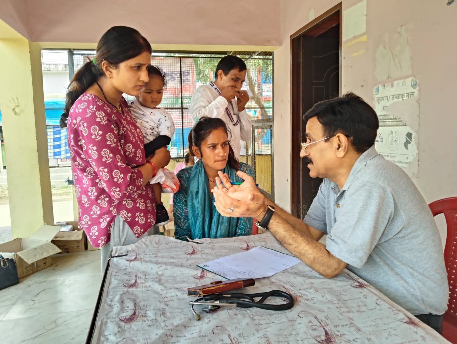 तुनवाला में बलूनी हॉस्पिटल ने लगाया निःशुल्क स्वास्थ्य शिविर, 200 से अधिक लोगों ने कराया स्वास्थ्य परीक्षण